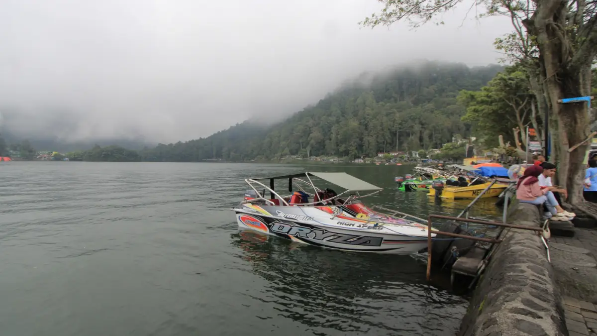 Bupati Magetan Nanik Endang Rusminiarti memastikan seluruh jajaran siaga 24 jam menyambut arus mudik dan wisatawan Lebaran. AJI PUTRA/RADAR MAGETAN