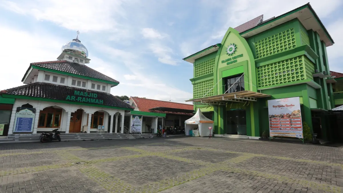 Islamic Centre Madiun menjadi salah satu lokasi pelaksanaan salat Idul Fitri yang disiapkan Muhammadiyah di Kota Madiun. BAGAS BIMANTARA/RADAR MADIUN