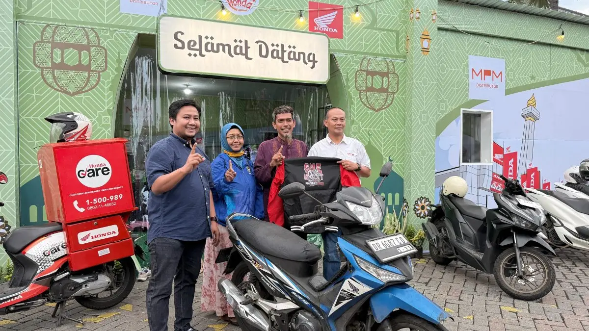 PT MPM Honda Jatim menyiapkan 500 jaket eksklusif yang dibagikan secara gratis.