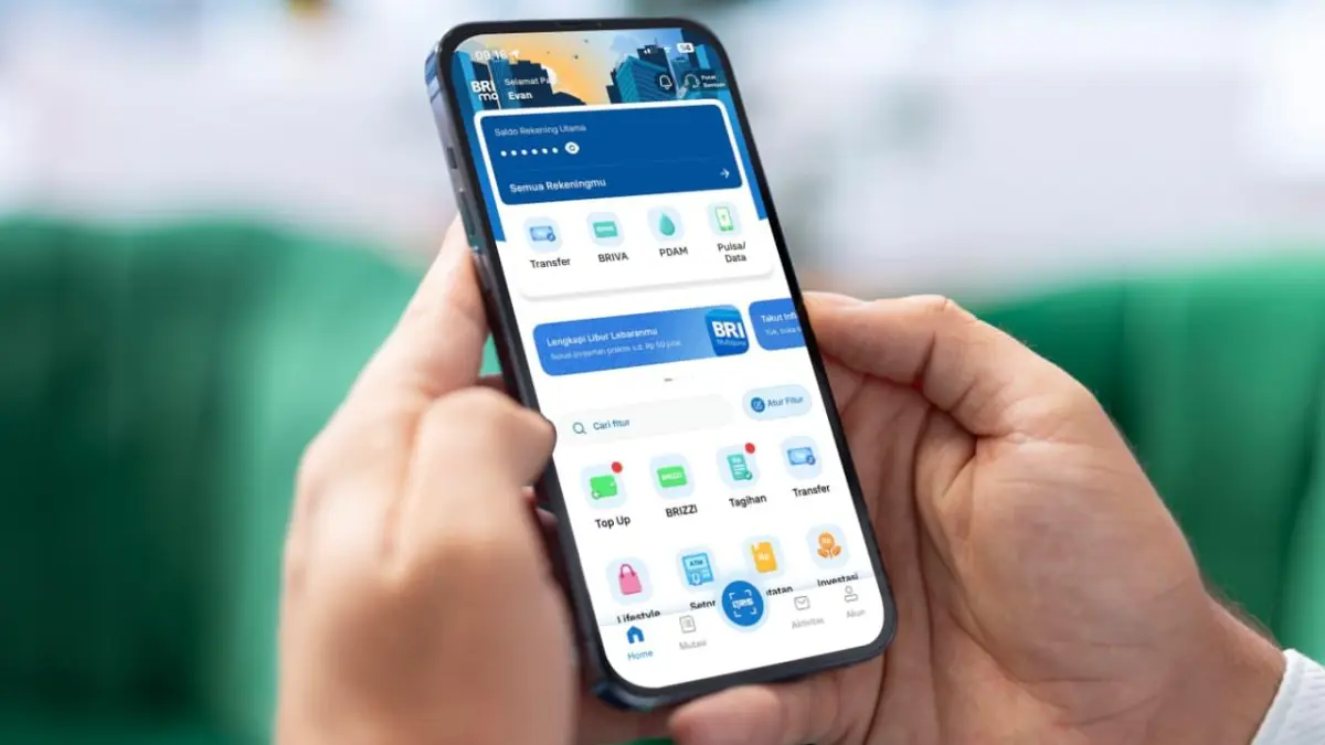 Aplikasi BRImo memudahkan masyarakat mengirim THR secara digital melalui fitur QRIS dan transfer emas tanpa perlu uang tunai.