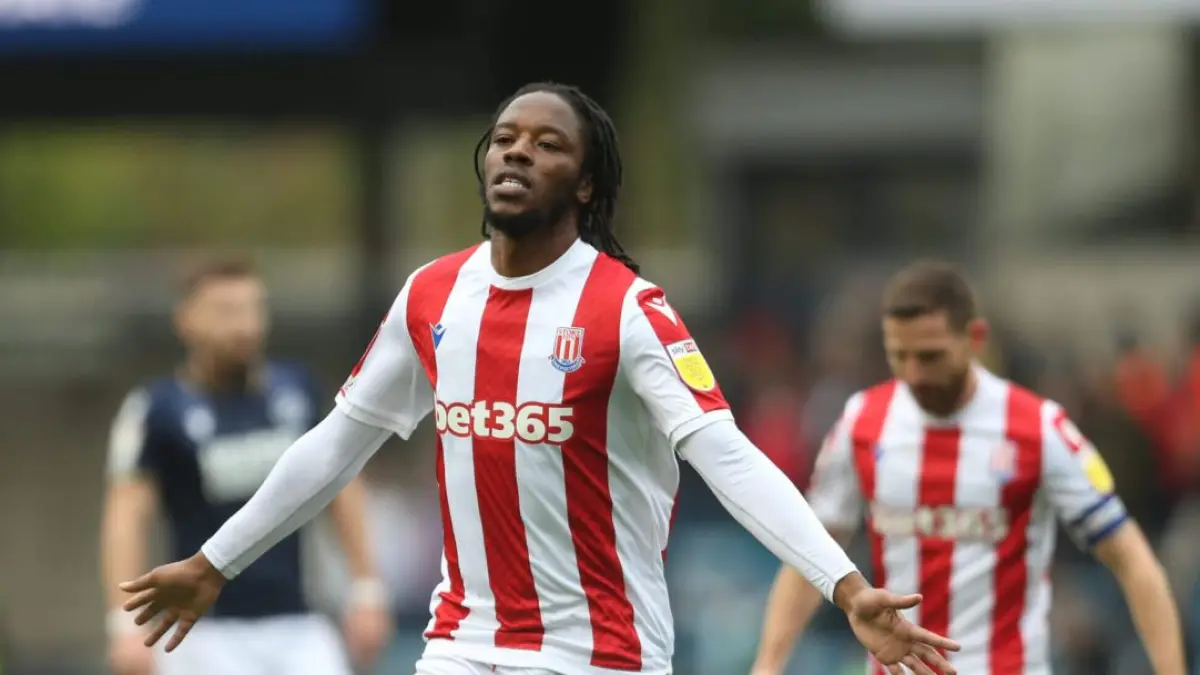 Romaine Sawyers, pemain St Kitts dan Nevis berpengalaman main di sejumlah klub Liga Inggris. (NY TIMES)