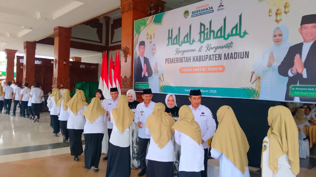 ASN Pemkab Madiun mengikuti halalbihalal di Pendopo Ronggo Djoemeno usai libur Lebaran 2026. LODITYA FERNANDES/RADAR MADIUN