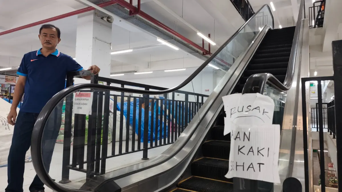 Eskalator Pasar Legi Ponorogo yang kembali rusak dan dikeluhkan pedagang serta pengunjung. SUGENG DWI N/RADAR PONOROGO