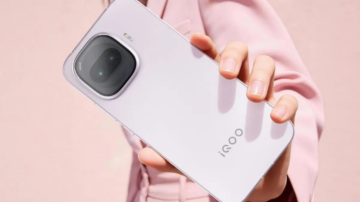 HP iQoo Z11x baru diilis, dibekali baterai 7.200 mAh dan harga yang terjangkau. (BEEBOM)