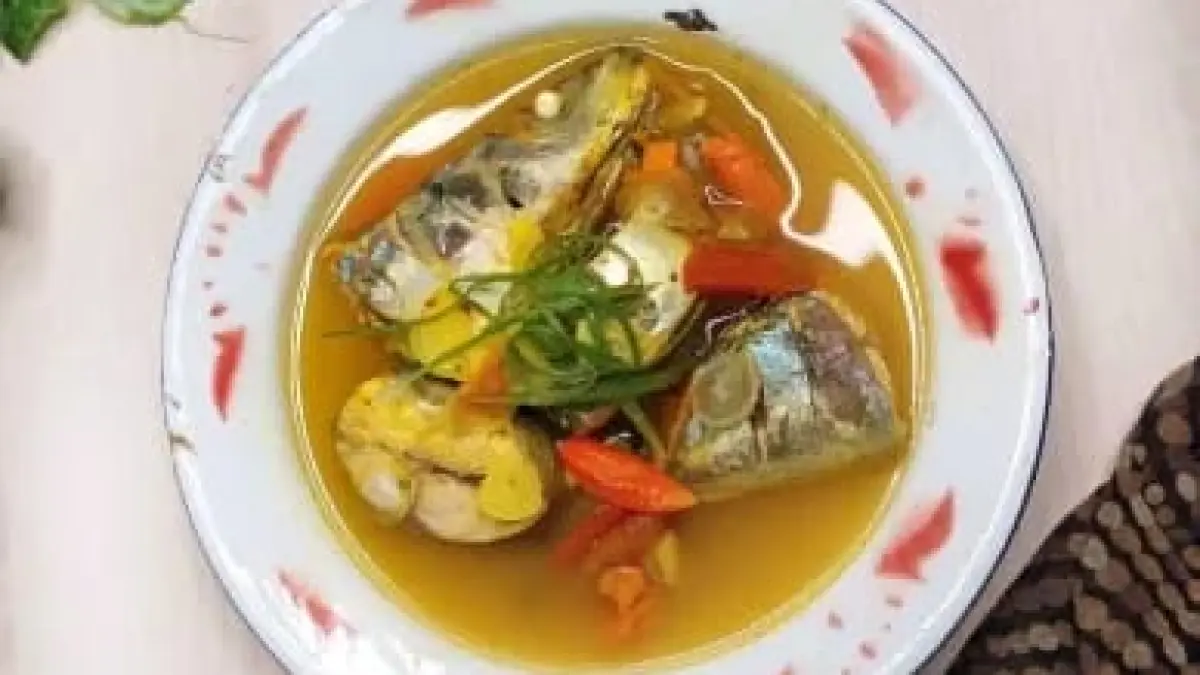 Ilustrasi resep ikan pindang layang. (YUMMY UP)