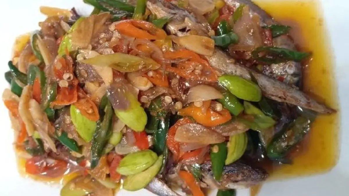 Oseng Ikan Asin Pedas Manis.
