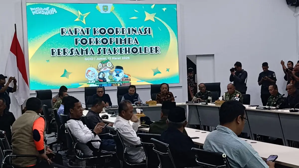 Pemkot Madiun menggelar rakor persiapan mudik Lebaran 2026 di GCIO, Jumat (13/3). HENGKY RISTANTO/RADAR MADIUN