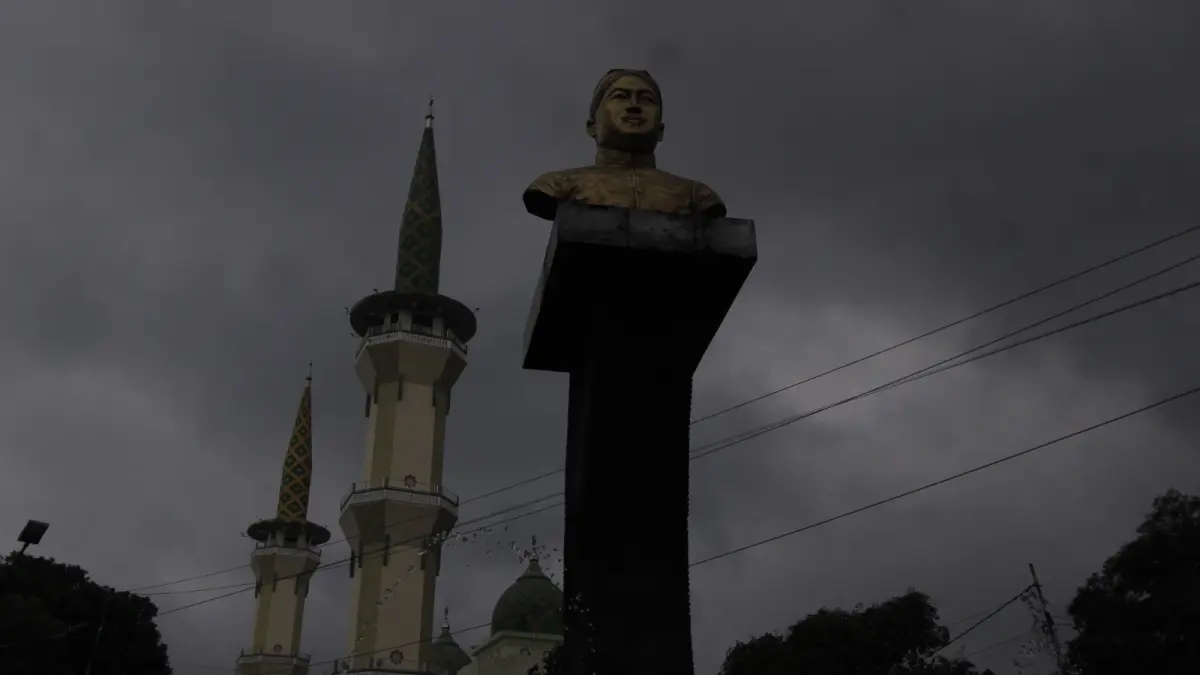 Awan mendung menyelimuti wilayah Magetan sebagai dampak siklon tropis Narelle yang memicu cuaca ekstrem. AJI PUTRA/RADAR MAGETAN