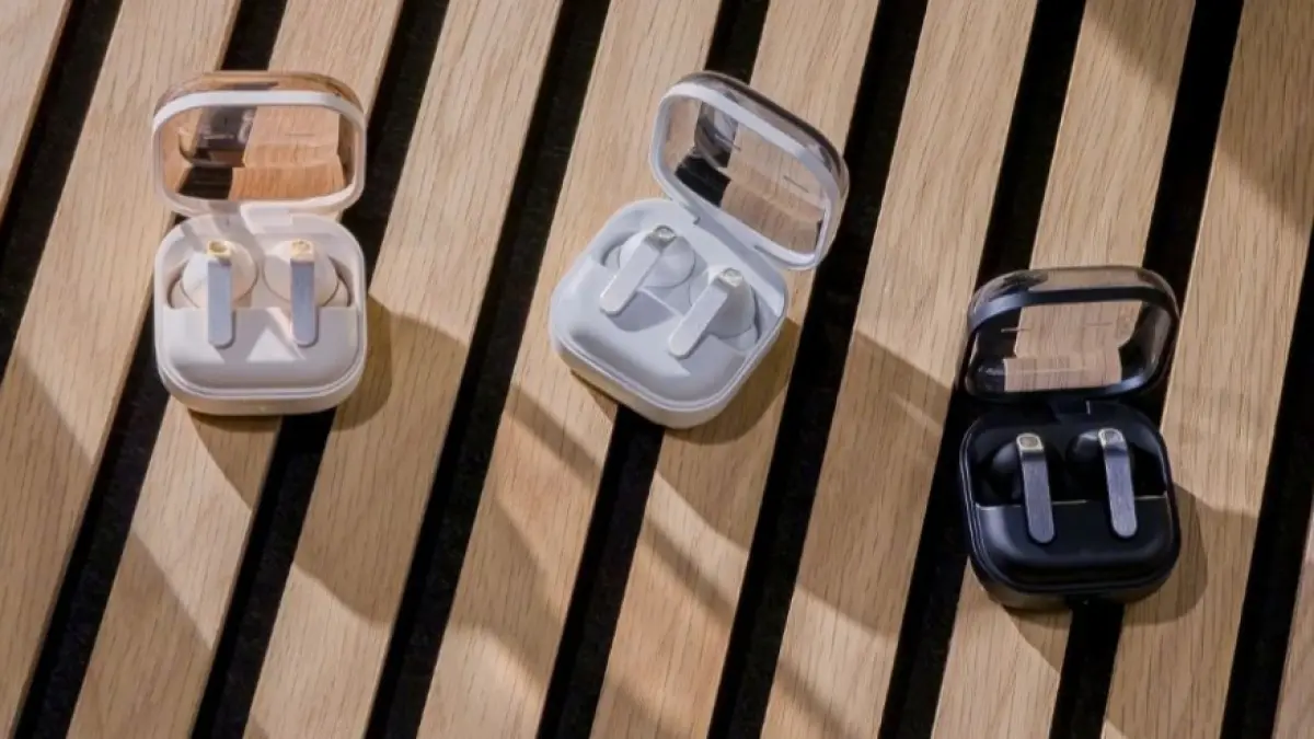 Samsung Galaxy Buds 4 Pro hadir dengan audio 24-bit, ANC adaptif, dan 6 mikrofon. (Samsung)