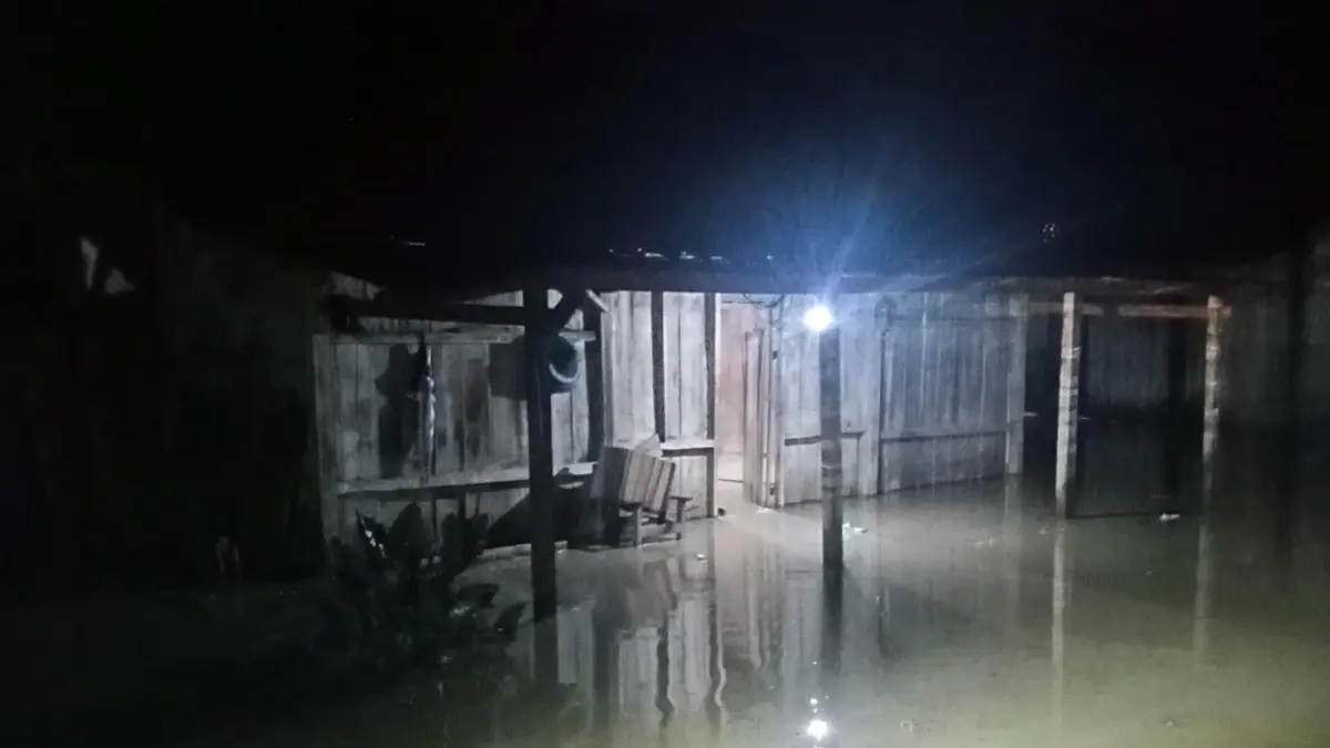 Kondisi rumah warga di Dusun Kebunduren yang sempat terendam banjir kiriman pada Senin sore. FOTO: ISTIMEWA