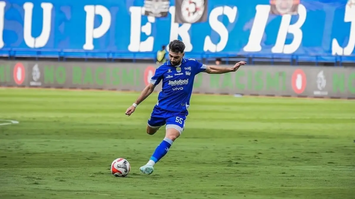 ABSEN: Frans Putros dipastikan absen saat timnya menghadapi Semen Padang pada laga lanjutan BRI Super League nanti. (IG @fransputros)