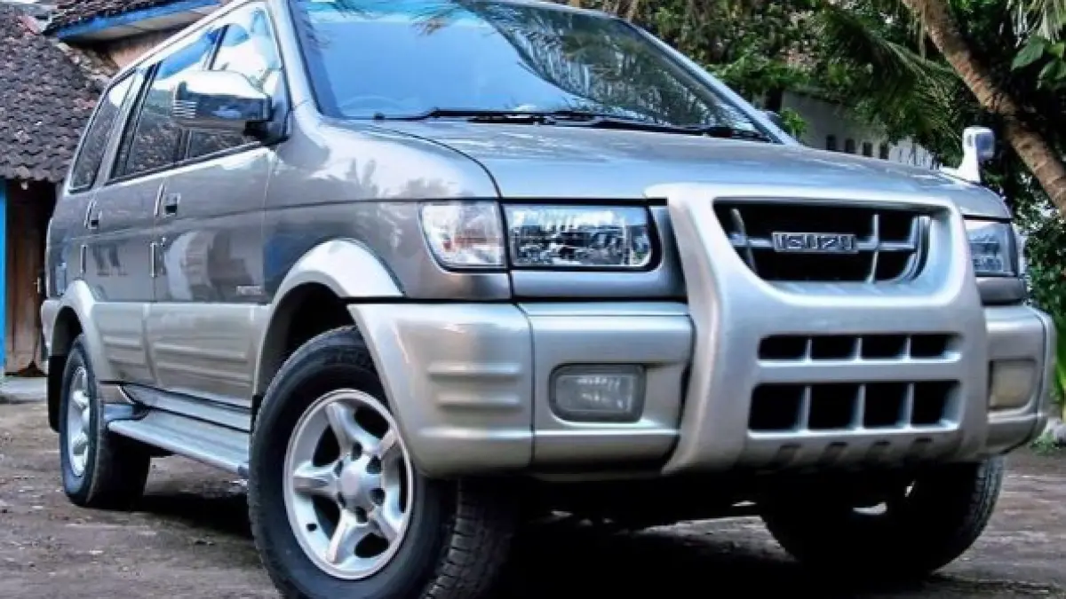 Isuzu Panther masih banyak diburu di pasar mobil bekas tanak air hingga saat ini.