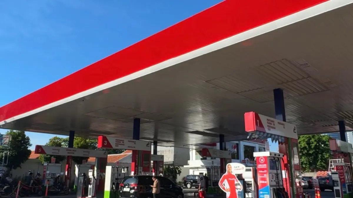 Distribusi BBM oleh Pertamina Patra Niaga untuk memastikan pasokan energi tetap aman dan merata. FOTO: PERTAMINA PATRA NIAGA JATIMBALINUS