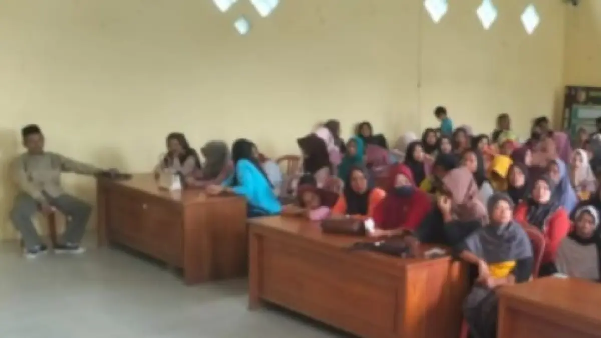 Warga Desa Petungsinarang diduga menjadi korban kredit fiktif akibat penyalahgunaan data pribadi. FOTO: ISTIMEWA