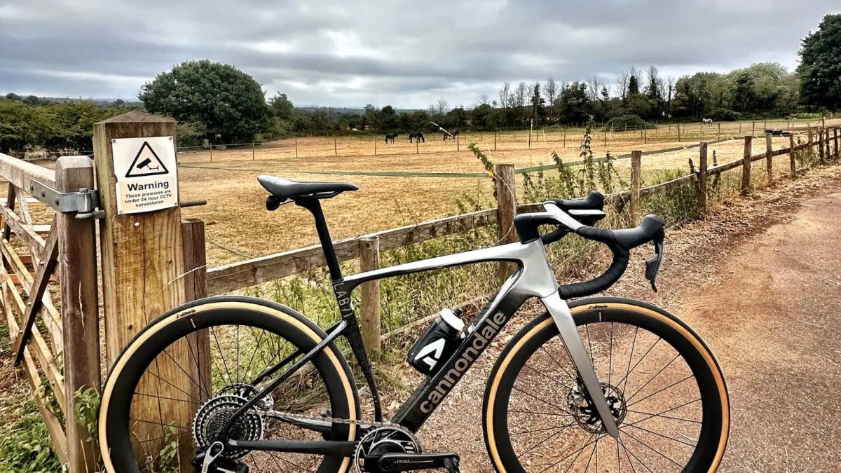 frame carbon vs frame alloy. (Cycling Weekly)