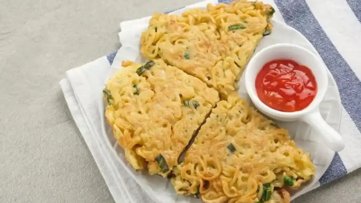 Ilustrasi omelet mie Indomie. (masakapahariini)