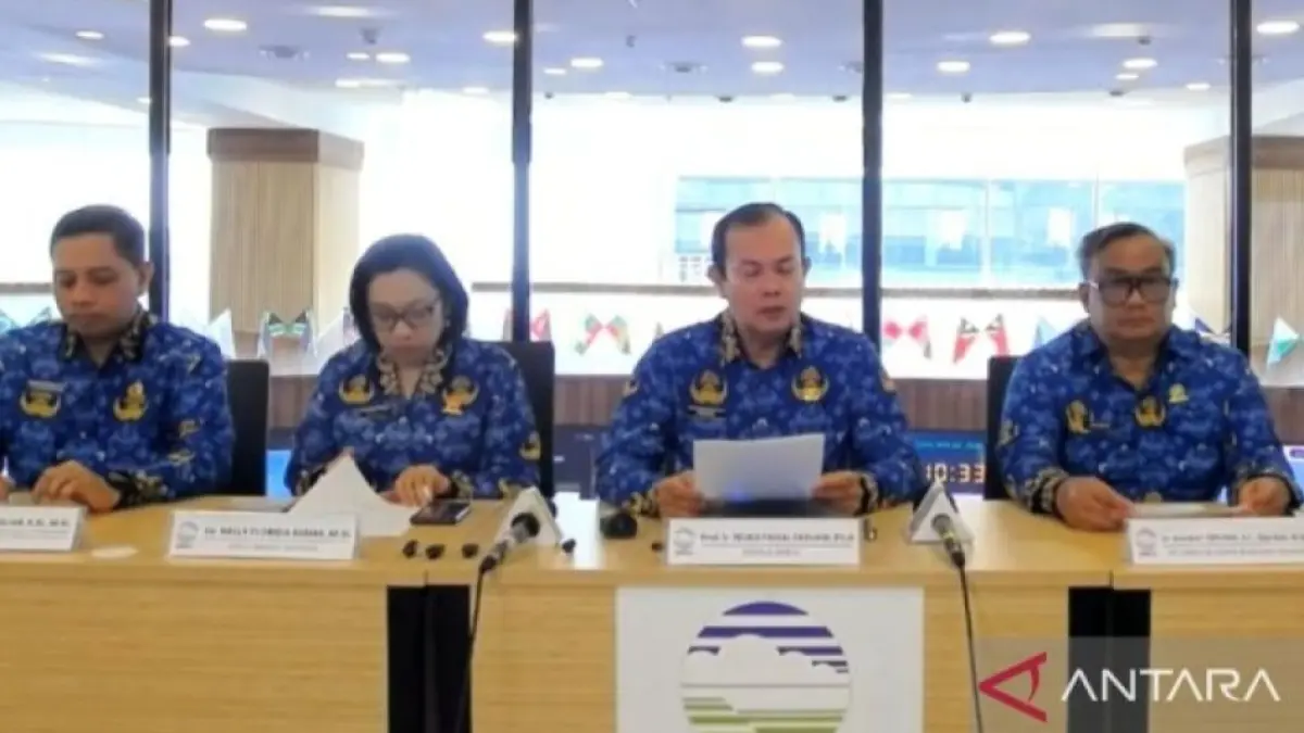 Kepala BMKG, Teuku Faisal Fathani, saat konferensi pers di Jakarta terkait gempa magnitudo 7,6 yang mengguncang wilayah Sulawesi Utara dan Maluku Utara. (Antara)