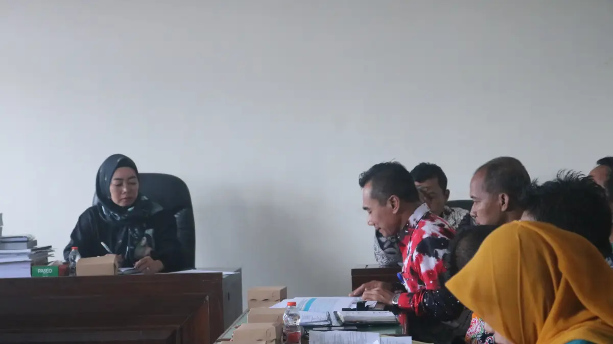 Komisi B DPRD Magetan menggelar RDP bersama Disbudpar Magetan, Kamis (2/4). (AJI PUTRA/RADAR MADIUN)