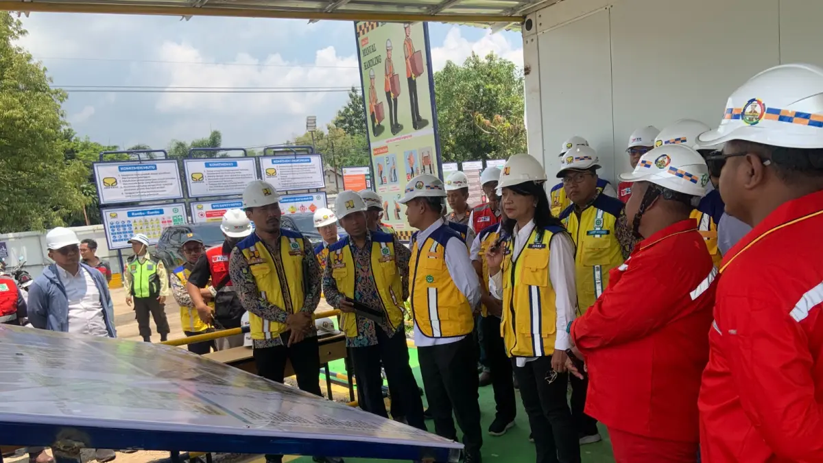 Pekerjaan struktur bangunan Sekolah Rakyat di Madiun yang terus dikebut untuk mengejar target Juni. LODITYA FERNANDES/RADAR MADIUN
