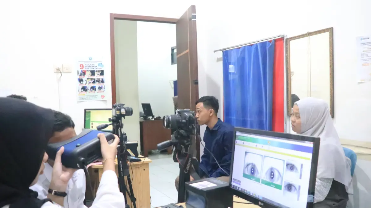 Pelayanan administrasi kependudukan di Ponorogo tetap berjalan meski ASN menerapkan WFH bergilir. FOTO: SUGENG DWI N/RADAR PONOROGO