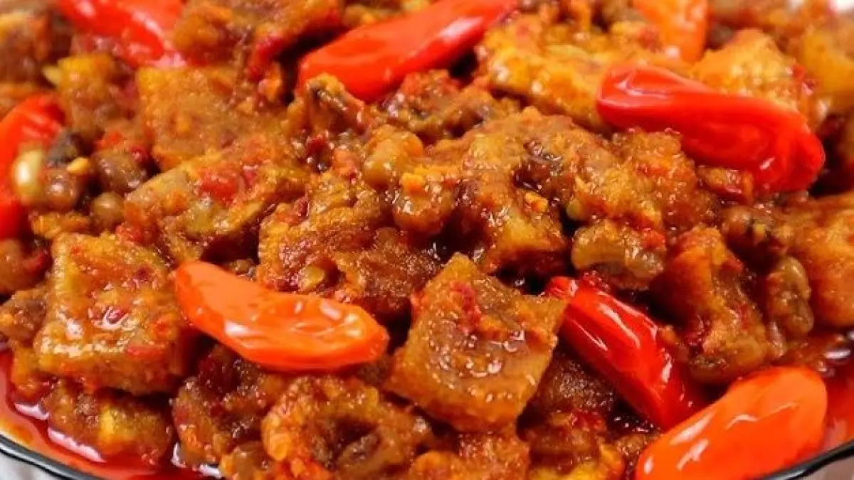 Sambal Goreng Tahu Krecek Pedas MAKNYUSSS. (ISTIMEWA)