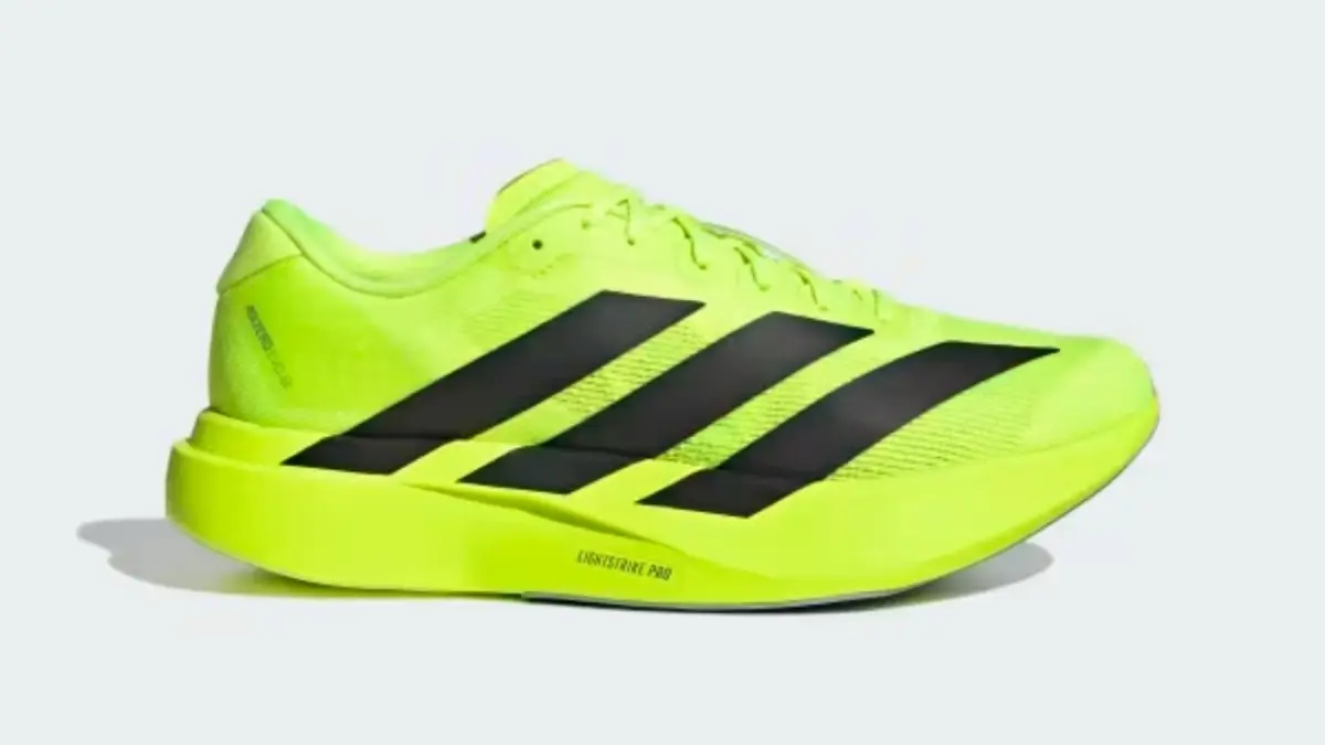 Sepatu lari terbaik di 2026 Adidas Adizero Evo SL. (ADIDAS)