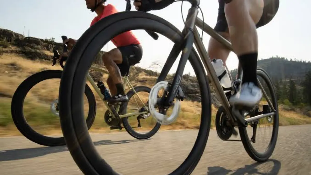 Wheelset Carbon vs Alloy. (ISTIMEWA)