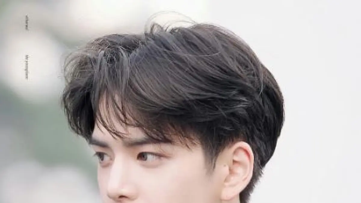 Ilustrasi model rambut pria hits.