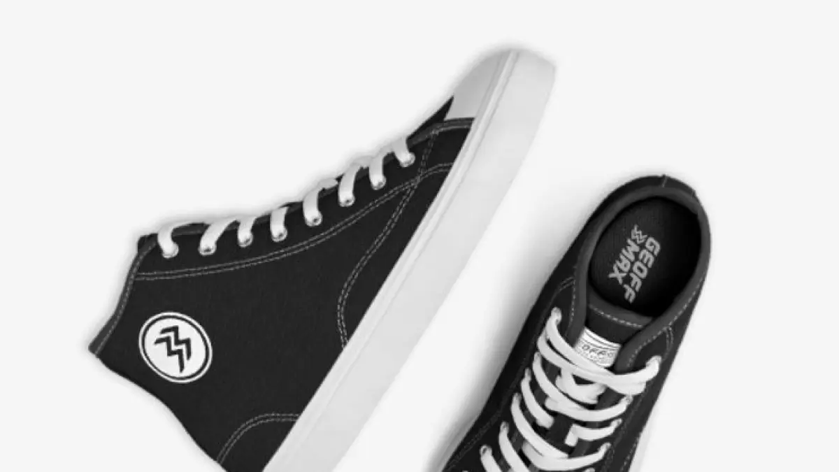 Ilustrasi sepatu Geoff Max laris di Shopee.