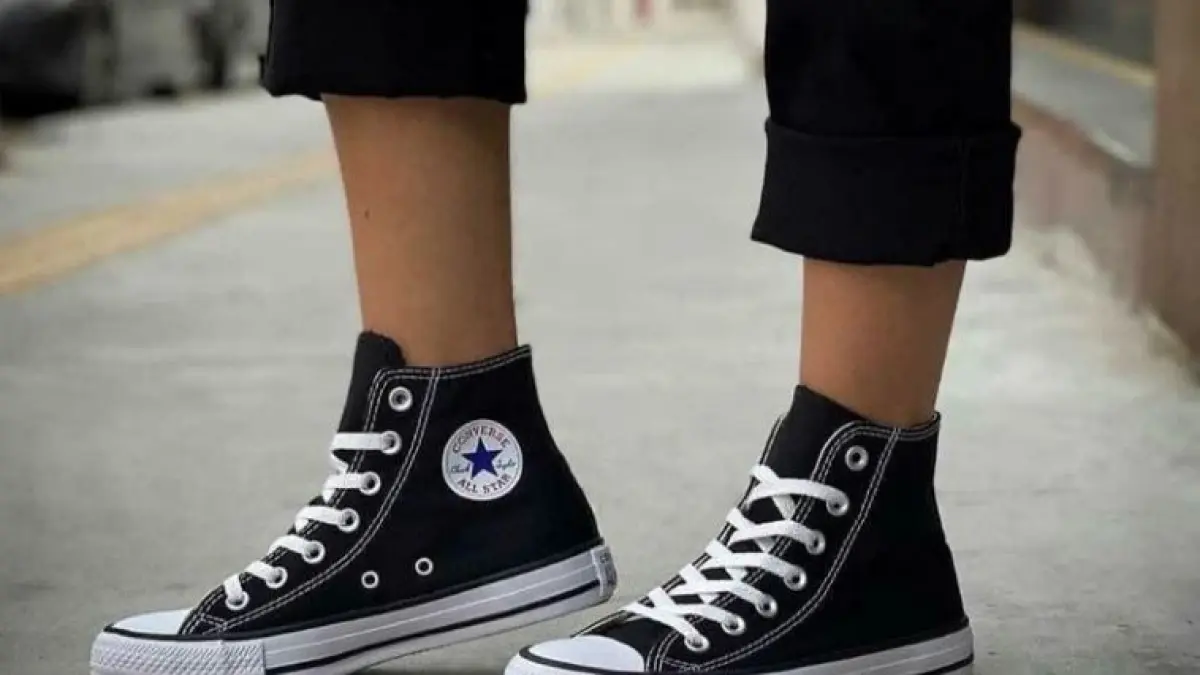 Ilustrasi sepatu sneakers hits. (Converse)
