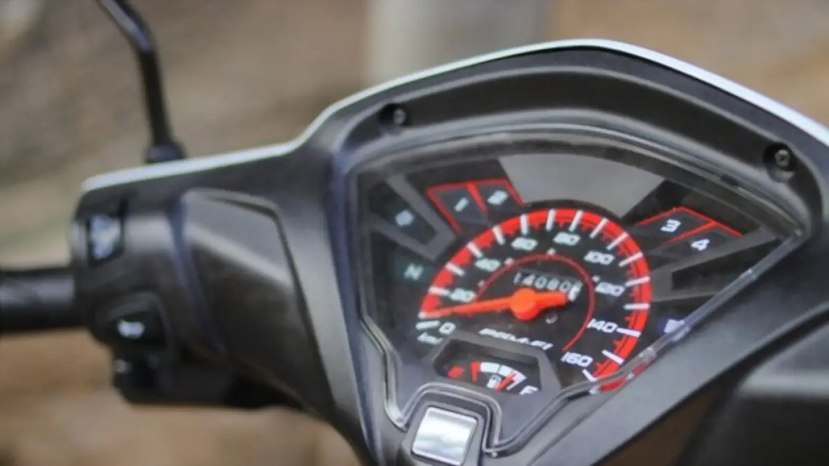 Ilustrasi speedometer motor. 