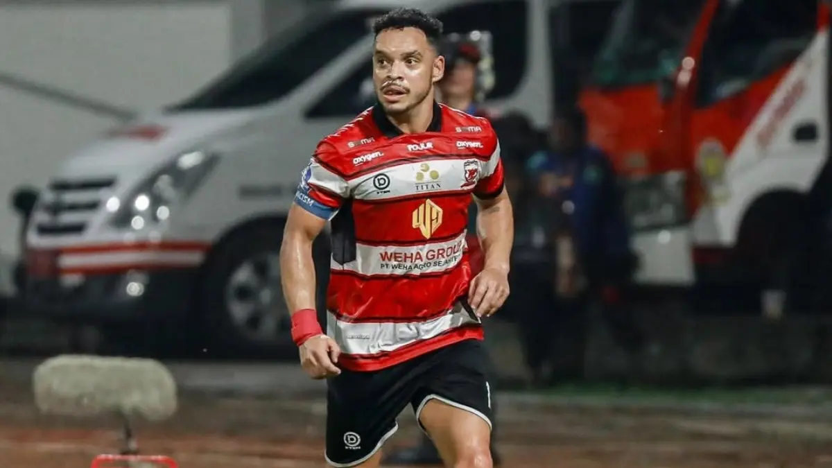 MAIN LEPAS: Pemain andalan Madura United Lulinha diharapkan mampu bermain lepas dan memberikan kemenangan bagi timnya saat menjami Borneo FC hari Minggu (5/4). (IG @maduraunited.fc)