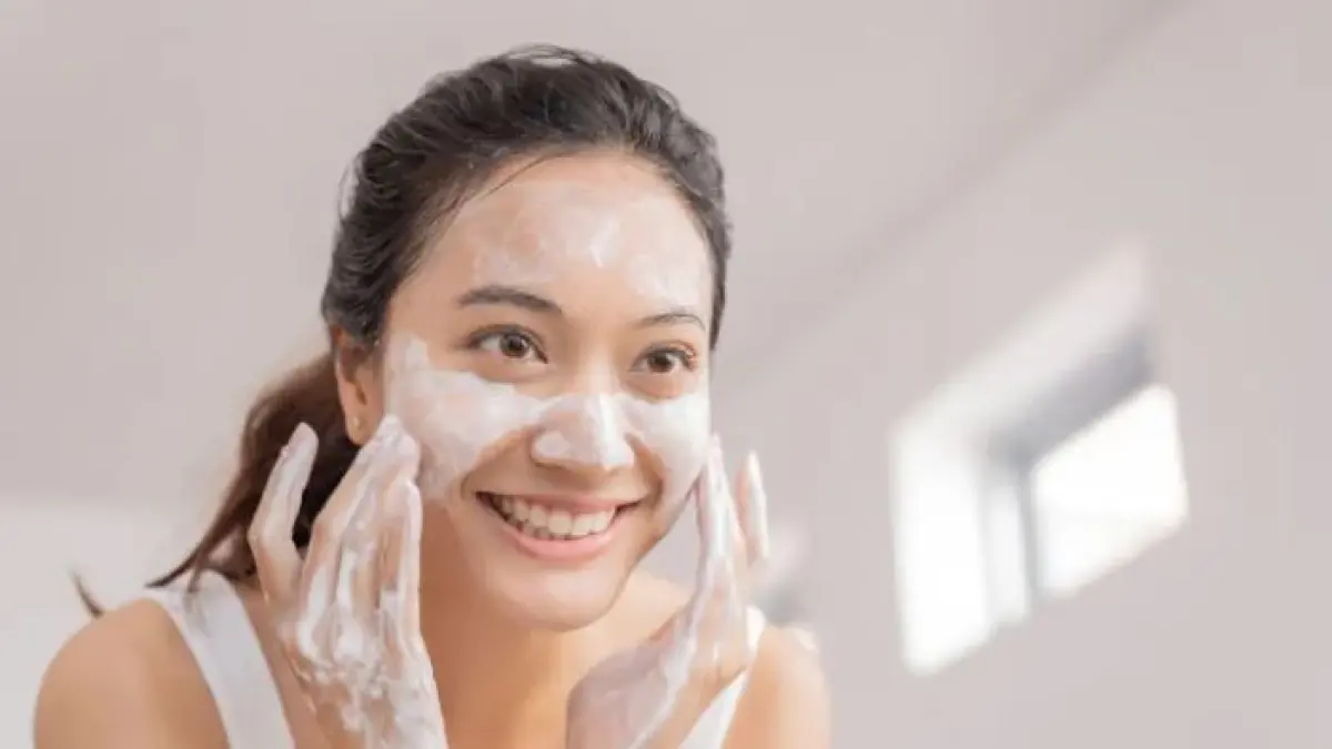 Ilustrasi cuci muka.