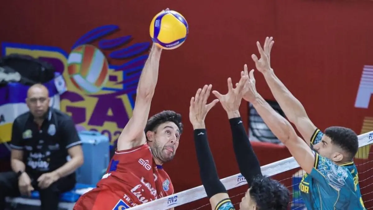 Duel Jakarta LavAni Livin Transmedia kontra Surabaya Samator di Final Four Proliga 2026 Putra. (ANTARA)