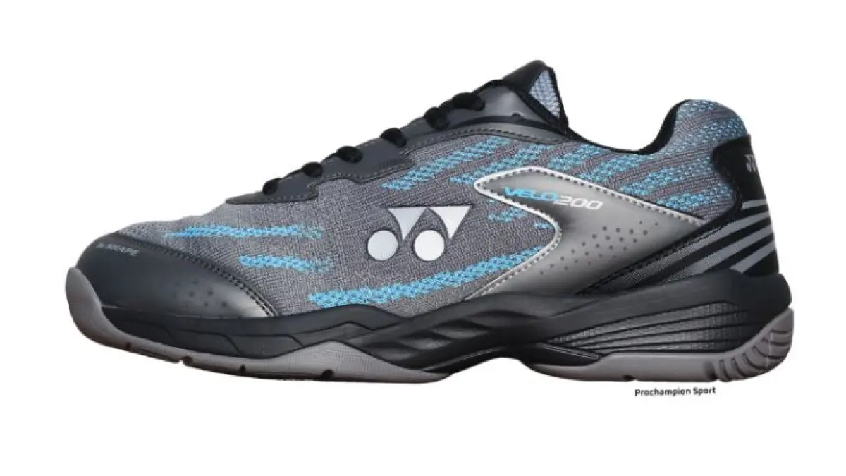 Ilustrasi rekomendasi sepatu badminton.