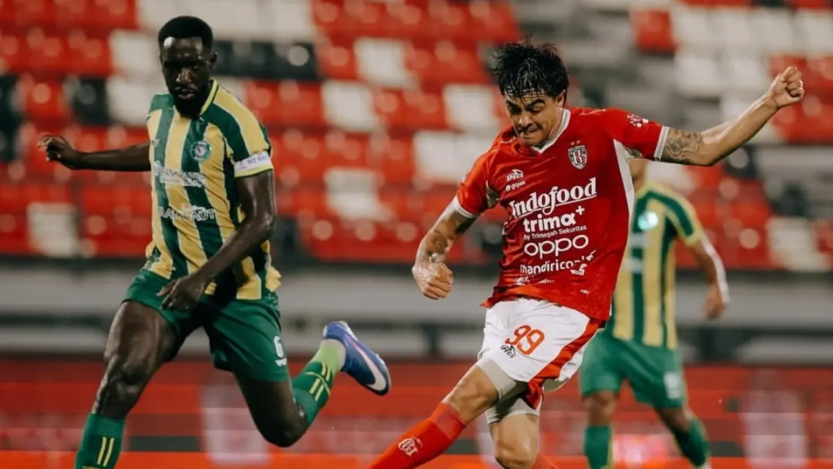 PESTA GOL: Pemain Bali United Diego Campos tampil gemilang dengan dua assist dan satu gol saat timnya berpesta gol ke gawang PSBS Biak, Senin (6/4) malam. (IG @baliunitedfc)