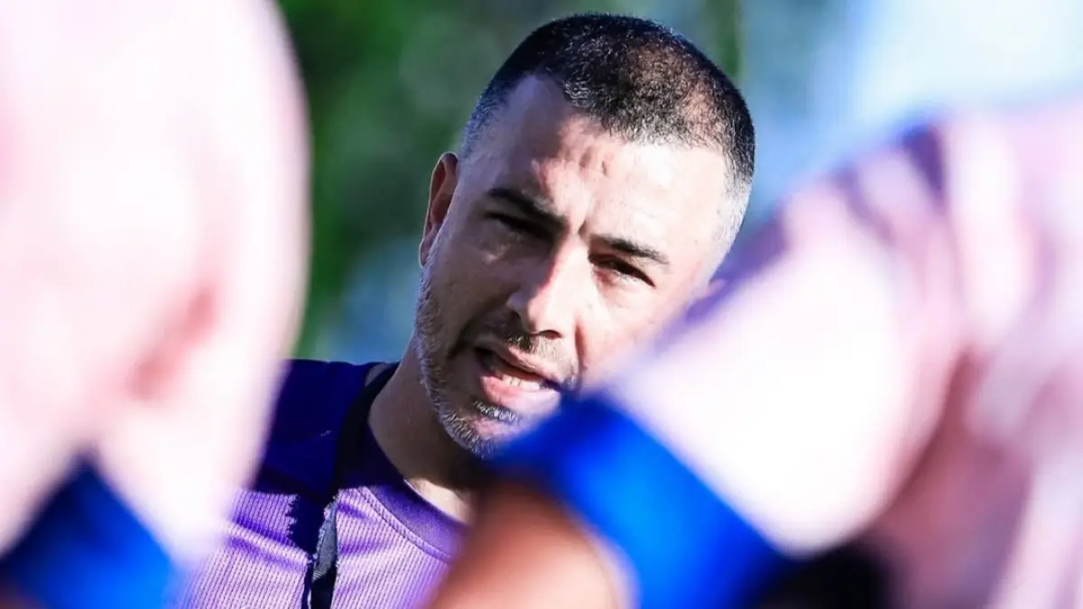WAJIB MENANG: Pelatih Persik Kediri Marcos Reina Torres berharap anak asuhnya siap tempur saat menghadapi Persijap Jepara hari Senin (6/4) nanti. (IG @persikfcofficial)