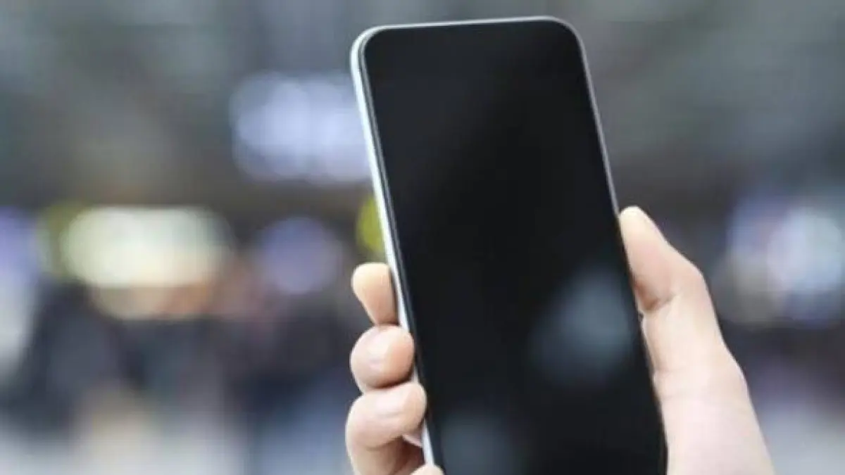 Ilustrasi HP black screen alias layar mati. 