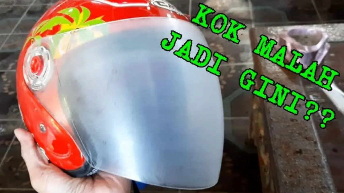 Ilustrasi kaca helm buram. (YouTube garasiaddin) 