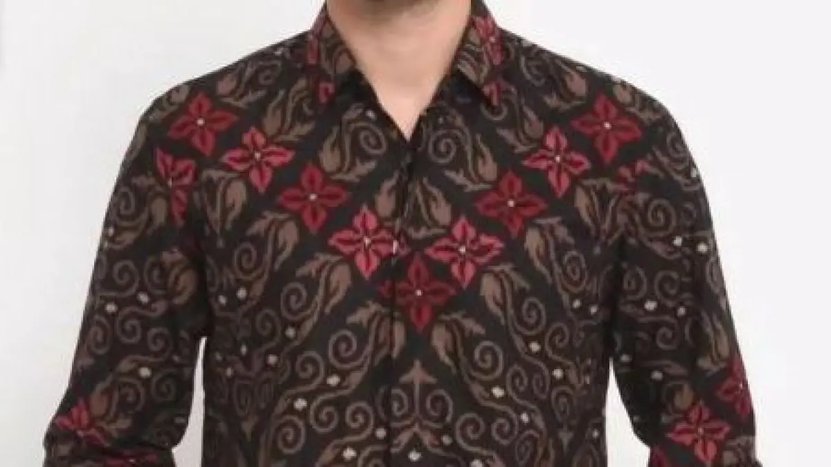 Ilustrasi rekomendasi kemeja batik lokal. (zalora)