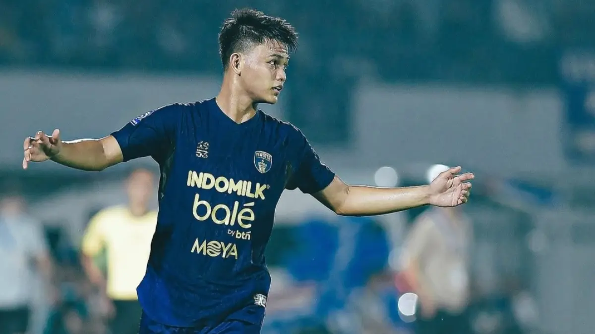 INCAR KEMENANGAN: Striker Persita Hokky Caraka jadi andalan timnya untuk mengincar kemenangan di laga kandang nanti. (IG @persita.official)