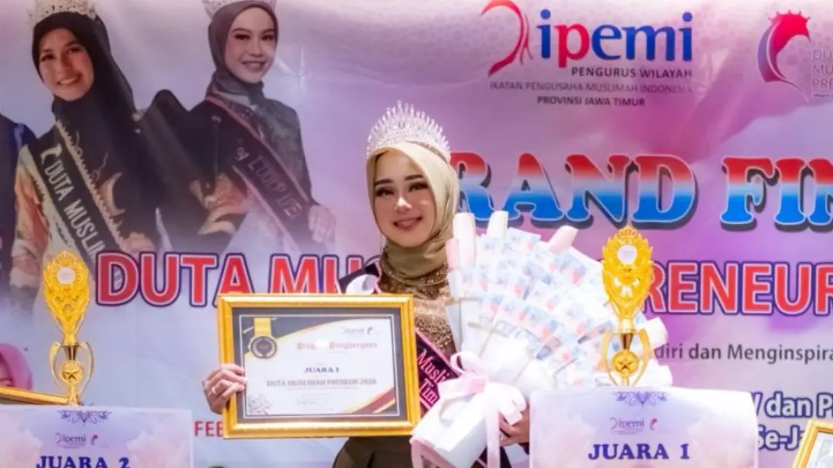 Silvia Dian Paramita meraih Juara 1 Duta Muslimah Entrepreneur Jatim. (RADAR MADIUN)