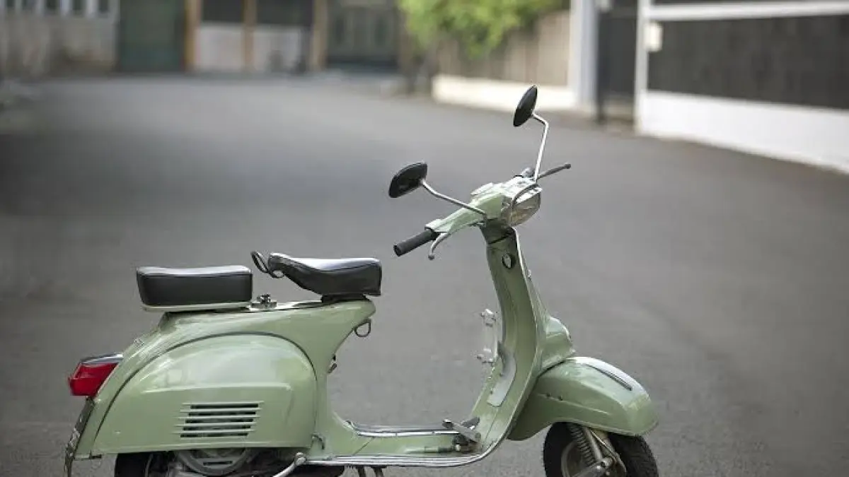 Ilustrasi motor Vespa klasik. (carmudi.co.id)