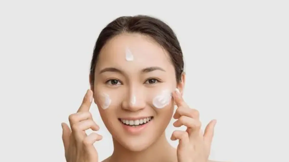 Ilustrasi skincare routine kulit kering. (hellosehat) 