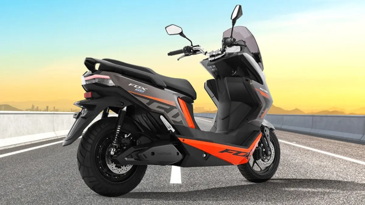 Polytron Fox 350 tampil dengan dimensi yang besar dan proporsional.