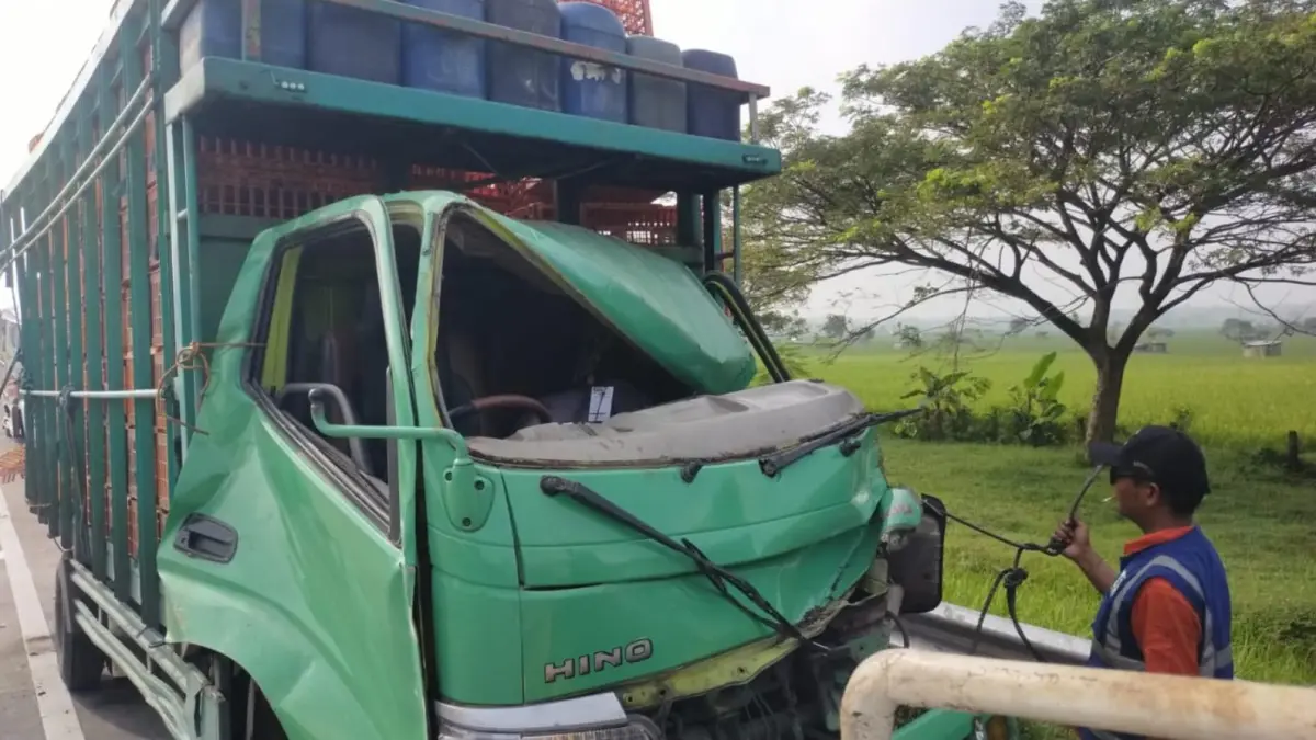 Kondisi kendaraan usai kecelakaan beruntun di Tol Solo–Kertosono Km 621 wilayah Saradan. FOTO: ISTIMEWA