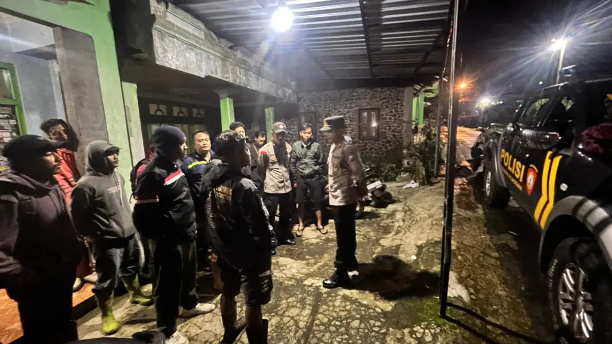 Pendaki Gunung Lawu diimbau tetap berada di jalur resmi untuk menghindari risiko tersesat. FOTO: ISTIMEWA