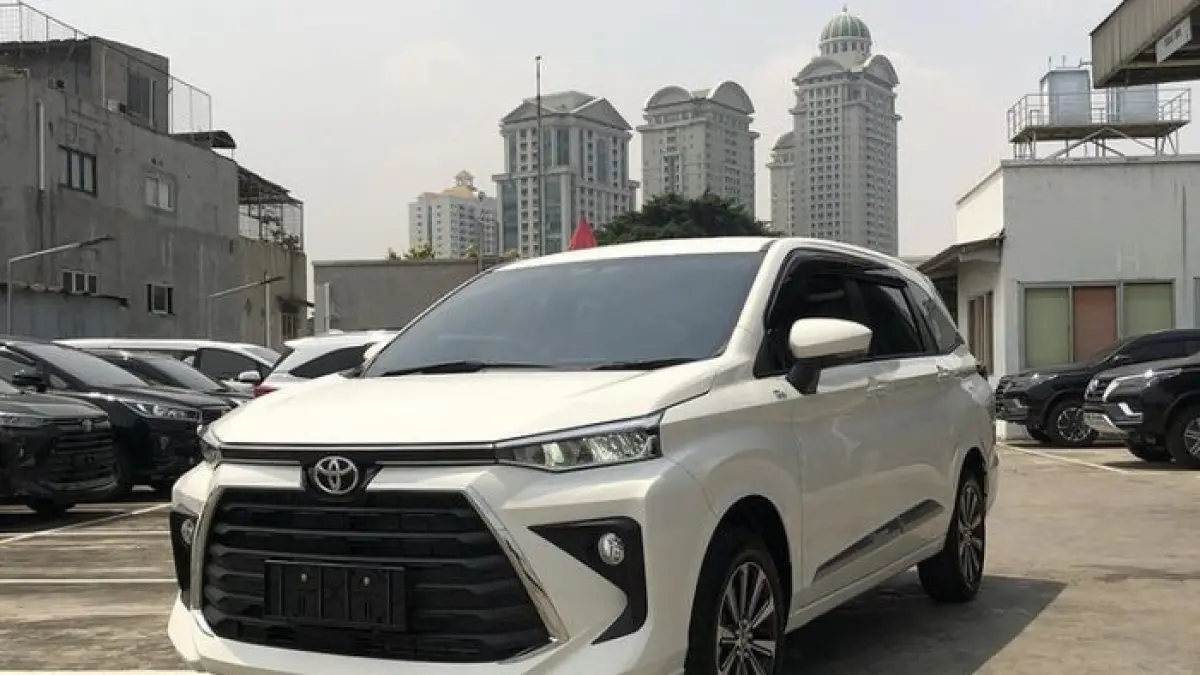 Toyota Avanza bekas tetap menjadi pilihan populer bagi keluarga Indonesia.