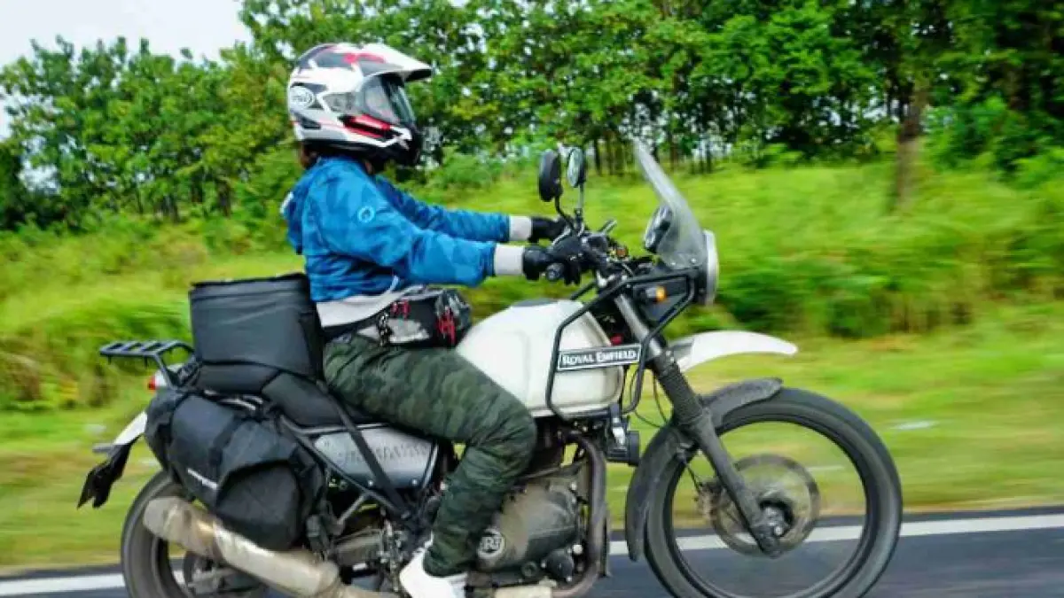 Cara Membawa Barang Banyak Saat Touring Tanpa Ribet. (ILUSTRASI)