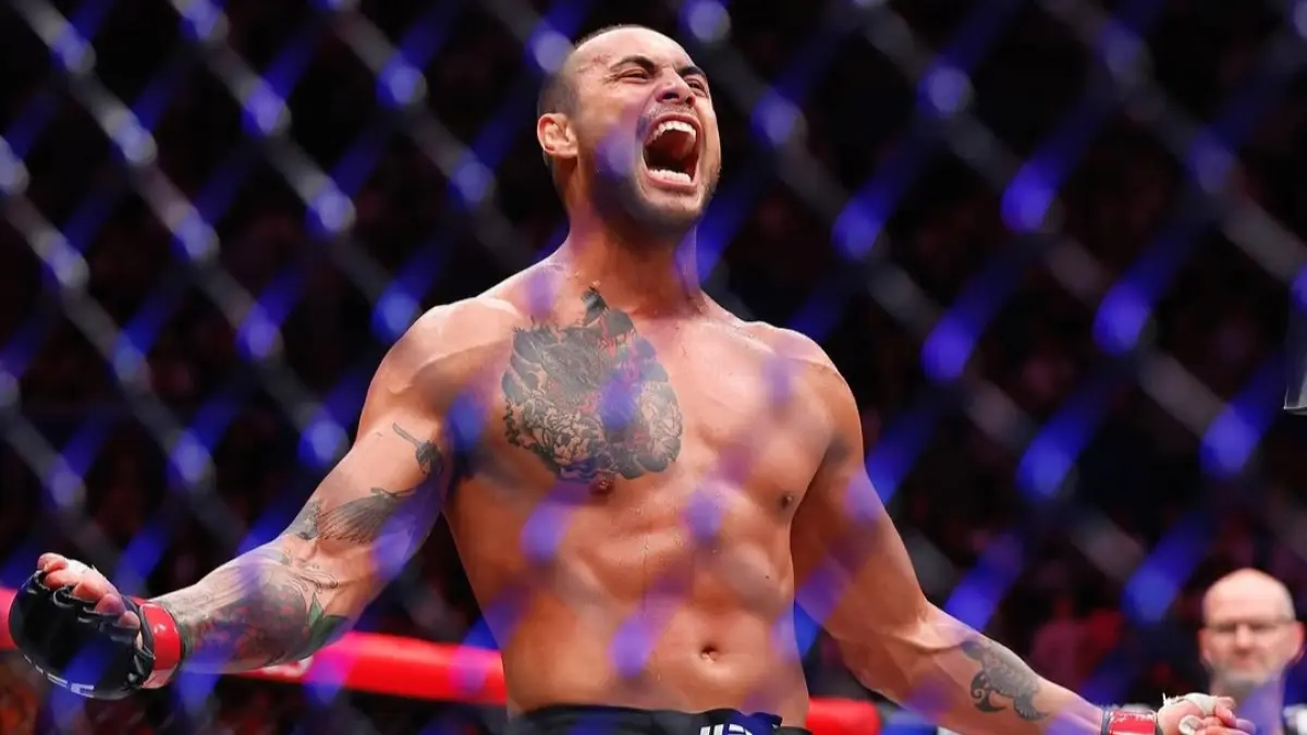 Carlos Ulberg KO Jiri Prochazka ronde 1 dan jadi juara baru kelas berat ringan. (ig@carlosulberg)